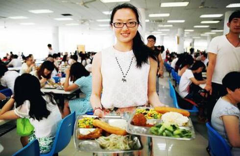 將恨的人叫來CBD吃飯 廣州珠江新城白領吃飯是有多“難”？